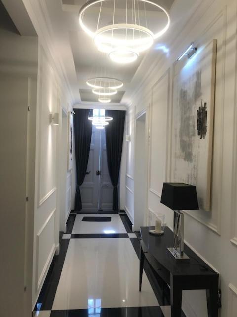Lazare Maison De Maitre , Appartements De Standing Avec Parking Privatif A Seulement 7 Minutes A Pied Du Centre Historique De 베지에 외부 사진