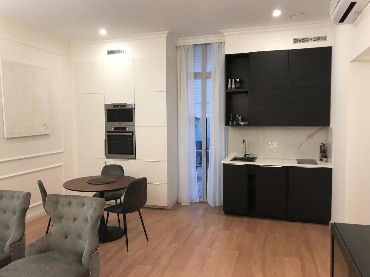 Lazare Maison De Maitre , Appartements De Standing Avec Parking Privatif A Seulement 7 Minutes A Pied Du Centre Historique De 베지에 외부 사진