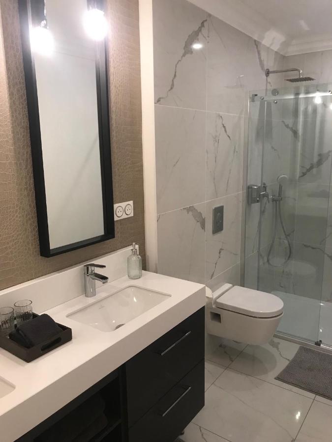 Lazare Maison De Maitre , Appartements De Standing Avec Parking Privatif A Seulement 7 Minutes A Pied Du Centre Historique De 베지에 외부 사진